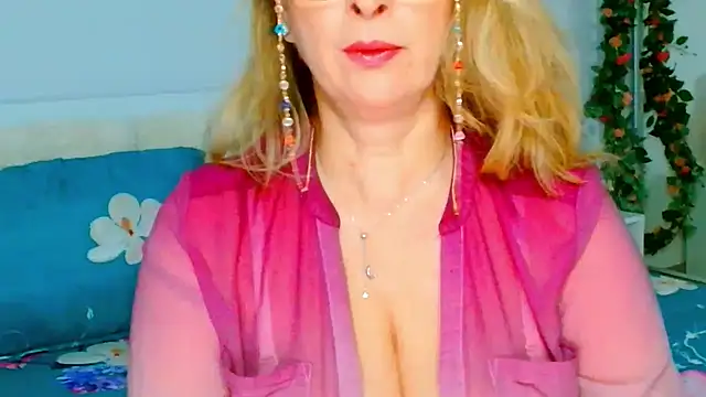 Snapshot of Tyana40 chatting on 03/20/25, 02:29 Tyana40 online show from 03/20/25, 02:29