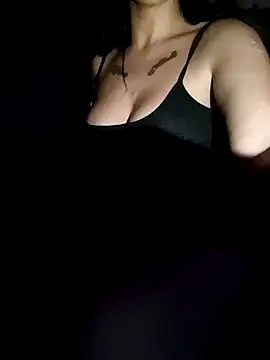 Snapshot of blowstarxxx chatting on 11/22/25, 12:20 blowstarxxx online show from 11/22/25, 12:20