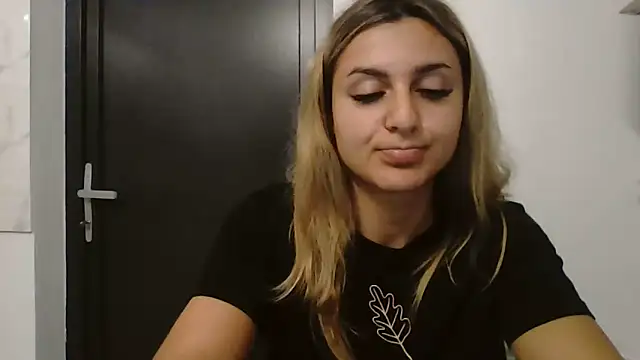 NicolePlay online show from 06/04/26, 02:39
