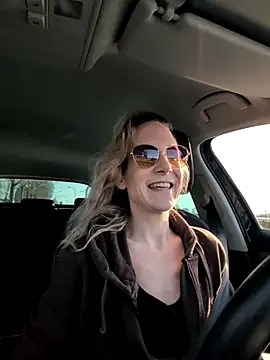 Snapshot of NaomiAndFriends chatting on 03/07/25, 08:34 NaomiAndFriends online show from 03/07/25, 08:34