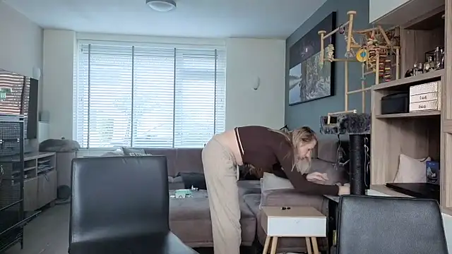 Snapshot of NaomiAndFriends chatting on 09/24/25, 08:50 NaomiAndFriends online show from 09/24/25, 08:50