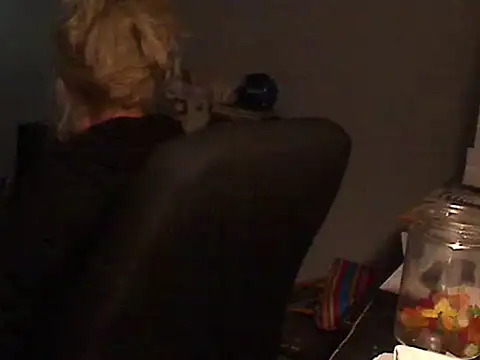 Snapshot of XTRAHORNYONE chatting on 01/10/25, 12:38 XTRAHORNYONE online show from 01/10/25, 12:38