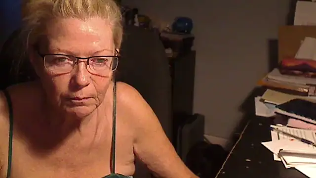 Snapshot of XTRAHORNYONE chatting on 03/01/25, 02:48 XTRAHORNYONE online show from 03/01/25, 02:48