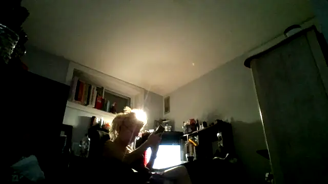 Snapshot of XTRAHORNYONE chatting on 02/15/26, 03:58 XTRAHORNYONE online show from 02/15/26, 03:58