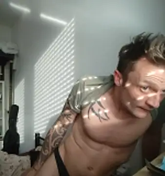 Snapshot of GermanBigDream chatting on 01/17/26, 10:09 GermanBigDream online show from 01/17/26, 10:09