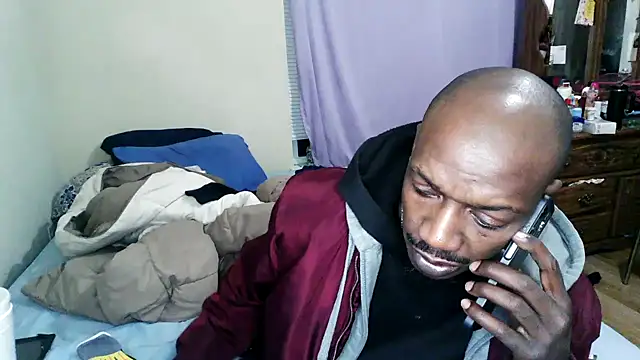 Snapshot of RinsingWood84 chatting on 01/17/26, 12:37 RinsingWood84 online show from 01/17/26, 12:37