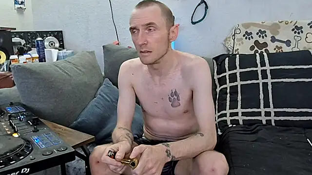 Snapshot of pyrowuff chatting on 03/02/26, 06:36 pyrowuff online show from 03/02/26, 06:36