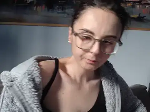 cleophee online show from 02/17/25, 09:46