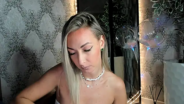 StarryHanna online show from 03/17/25, 10:38