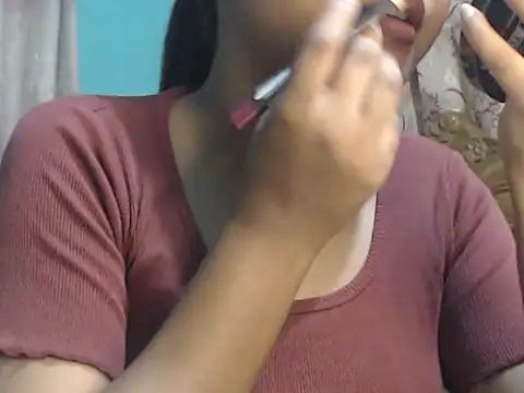 NancyRuvi online show from 11/06/25, 03:24