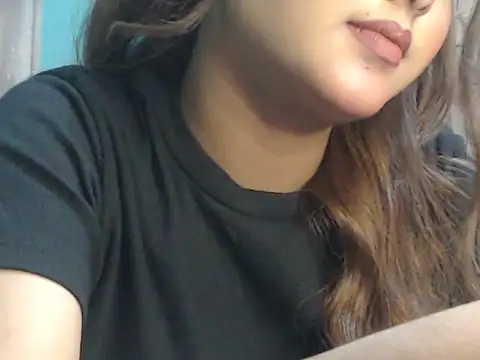 NancyRuvi online show from 11/30/25, 04:44