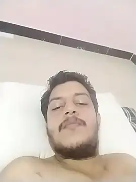 Snapshot of dzboy1994 chatting on 11/18/25, 04:33 dzboy1994 online show from 11/18/25, 04:33