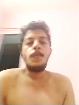 Snapshot of dzboy1994 chatting on 11/19/25, 04:18 dzboy1994 online show from 11/19/25, 04:18