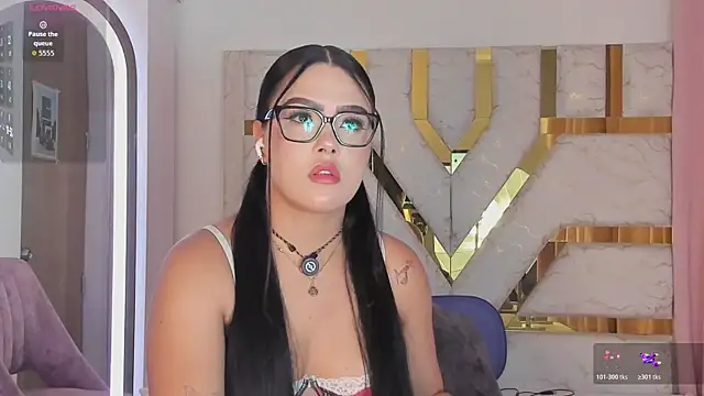 sophy champagne online show from 05/13/26, 01:36
