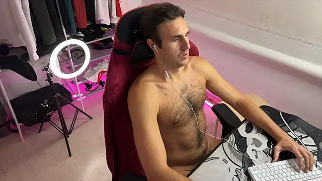 Raamoss online show from 10/15/25, 10:43