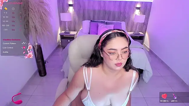 emmy walker online show from 09/29/25, 11:04