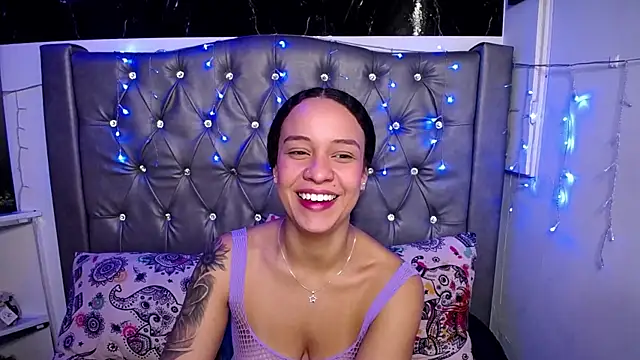 LAILAGUMMY online show from 02/11/25, 03:29