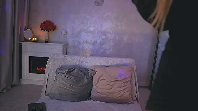 Snapshot of Michelle90u chatting on 03/11/26, 08:48 Michelle90u online show from 03/11/26, 08:48