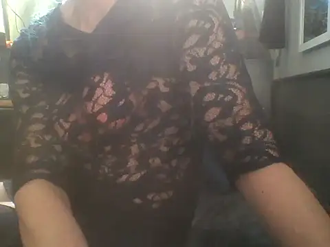 Snapshot of Slutviki69 chatting on 03/12/26, 08:42 Slutviki69 online show from 03/12/26, 08:42