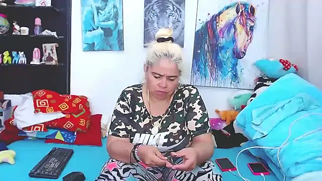 estrellita fugaz16x online show from 01/21/25, 03:04