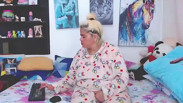 estrellita fugaz16x online show from 02/09/25, 12:52