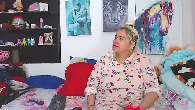 estrellita fugaz16x online show from 03/06/25, 02:51