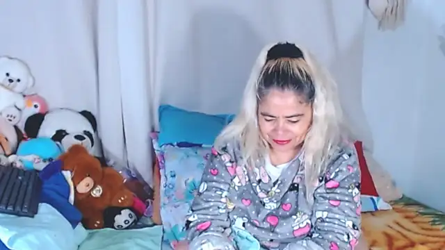 estrellita fugaz16x online show from 10/01/25, 04:29