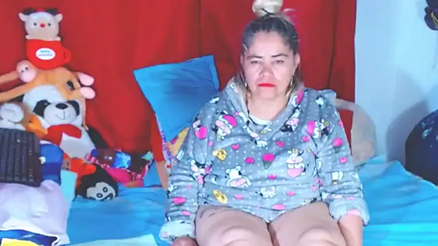 estrellita fugaz16x online show from 11/13/25, 03:27