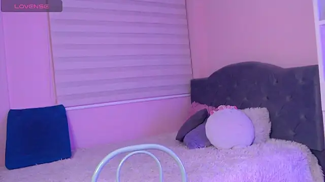 Snapshot of Pocahontas_power chatting on 12/09/24, 05:19 Pocahontas power online show from 12/09/24, 05:19