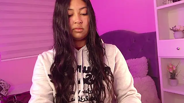 Snapshot of Pocahontas_power chatting on 01/27/25, 05:15 Pocahontas power online show from 01/27/25, 05:15