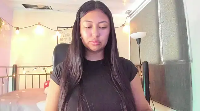 Snapshot of Pocahontas_power chatting on 02/08/25, 05:18 Pocahontas power online show from 02/08/25, 05:18