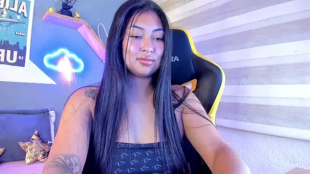 Snapshot of Pocahontas_power chatting on 02/12/25, 06:09 Pocahontas power online show from 02/12/25, 06:09