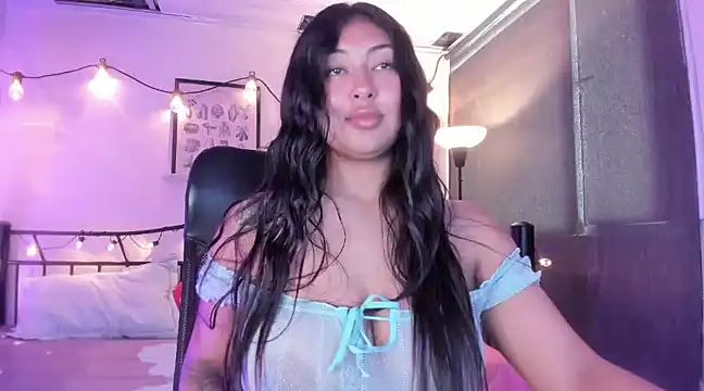 Snapshot of Pocahontas_power chatting on 02/13/25, 05:54 Pocahontas power online show from 02/13/25, 05:54