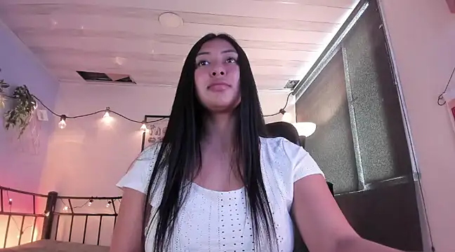 Snapshot of Pocahontas_power chatting on 03/03/25, 04:56 Pocahontas power online show from 03/03/25, 04:56