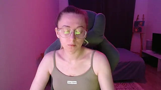 Snapshot of AnabelFrel chatting on 11/13/25, 01:15 AnabelFrel online show from 11/13/25, 01:15