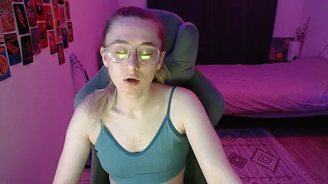 Snapshot of AnabelFrel chatting on 03/08/26, 01:25 AnabelFrel online show from 03/08/26, 01:25