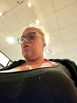 winniess40 online show from 02/11/25, 11:43