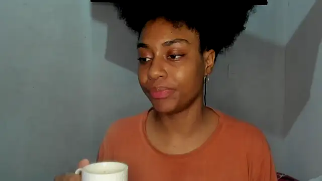 thaimy  online show from 09/18/25, 11:18