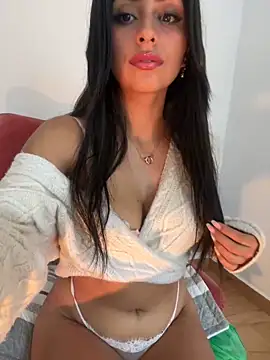 Snapshot of sweetAli_ chatting on 02/28/25, 10:09 sweetAli online show from 02/28/25, 10:09