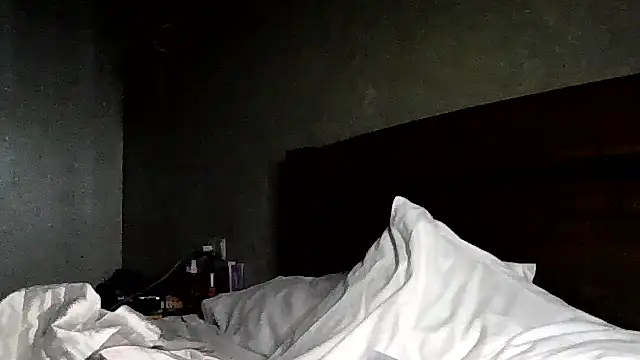 JulianaGold1 online show from 01/11/26, 03:28