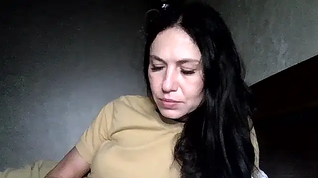JulianaGold1 online show from 04/25/26, 09:23