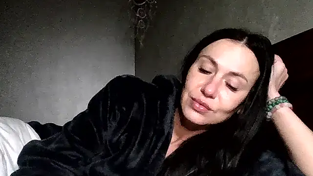 JulianaGold1 online show from 04/30/26, 09:19