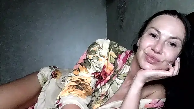 Snapshot of JulianaGold1 chatting on 06/29/26, 12:50 JulianaGold1 online show from 06/29/26, 12:50