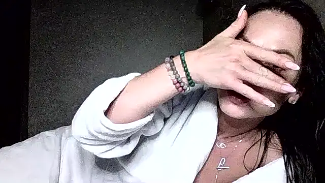 Snapshot of JulianaGold1 chatting on 07/02/26, 08:26 JulianaGold1 online show from 07/02/26, 08:26
