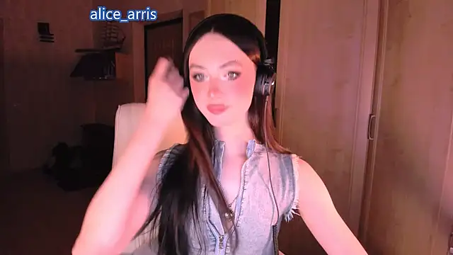 Alice  Aris online show from 03/27/26, 03:45