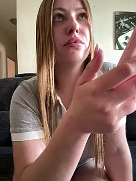 AlisaWhite online show from 05/05/26, 01:30