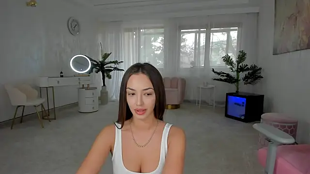 TiffanyHouston  online show from 12/22/24, 07:44