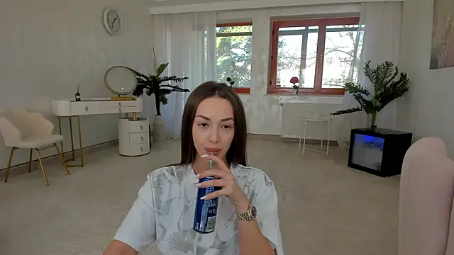 TiffanyHouston  online show from 03/05/25, 07:16