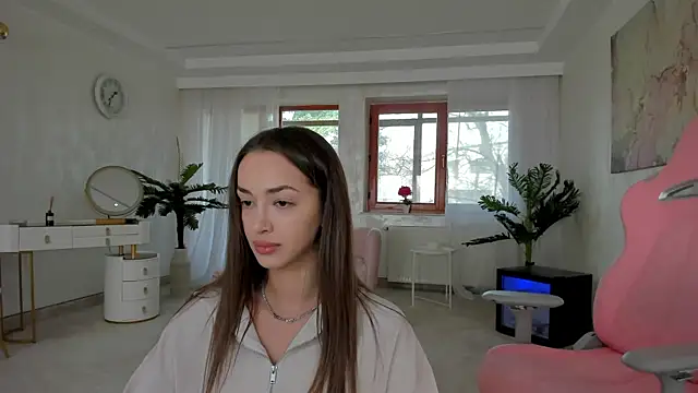 TiffanyHouston  online show from 03/12/25, 06:51