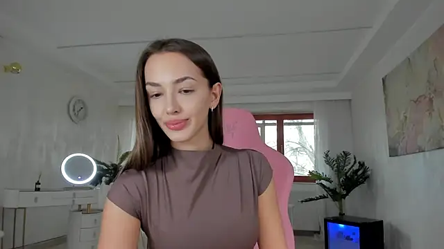 TiffanyHouston  online show from 03/20/25, 08:20